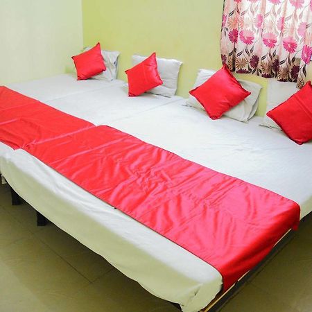 Hotel Gourav Palace Shirdi Exterior foto