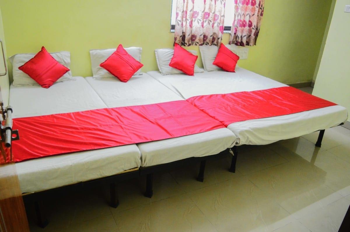 Hotel Gourav Palace Shirdi Exterior foto